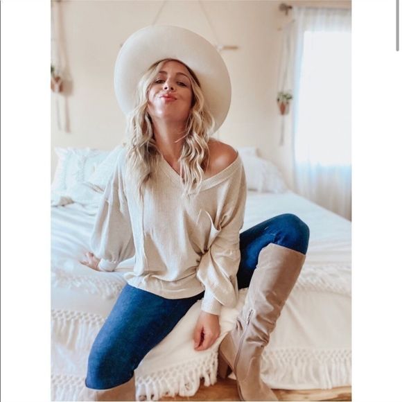 New Draping Ribbed Beige Bell Sleeve Henley Shirt Small - Picture 4 of 16